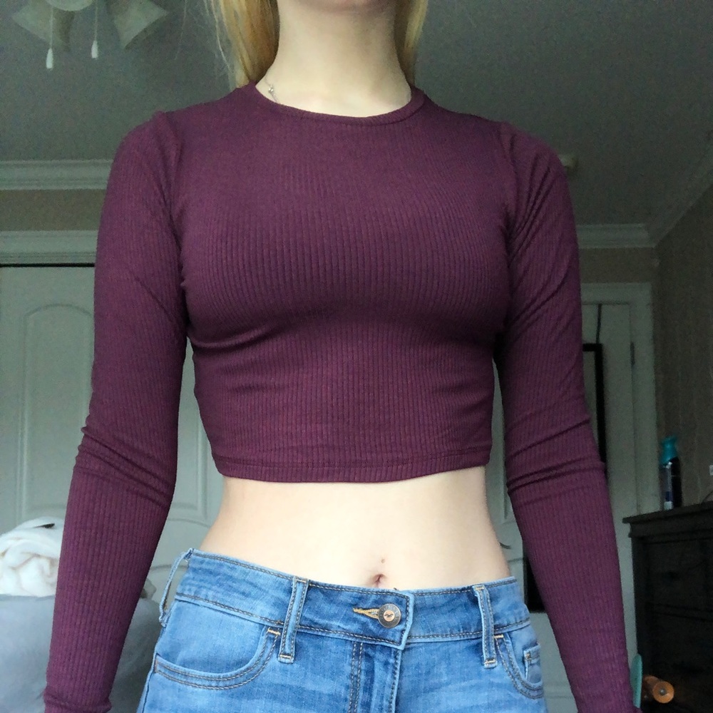 ribbed maroon long sleeve crop top